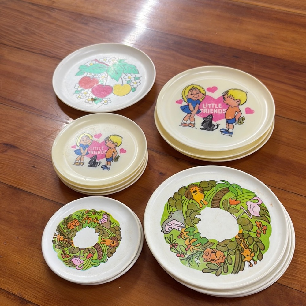 Vintage Little Friends Plate Set
